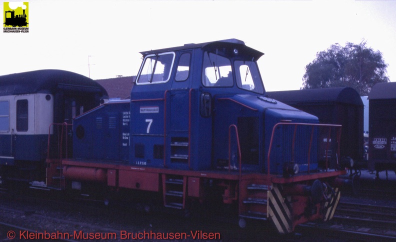 041-554D,Diesellok-7-v-Sonderzug,Bf.Walsrode,18-10-1986.jpg