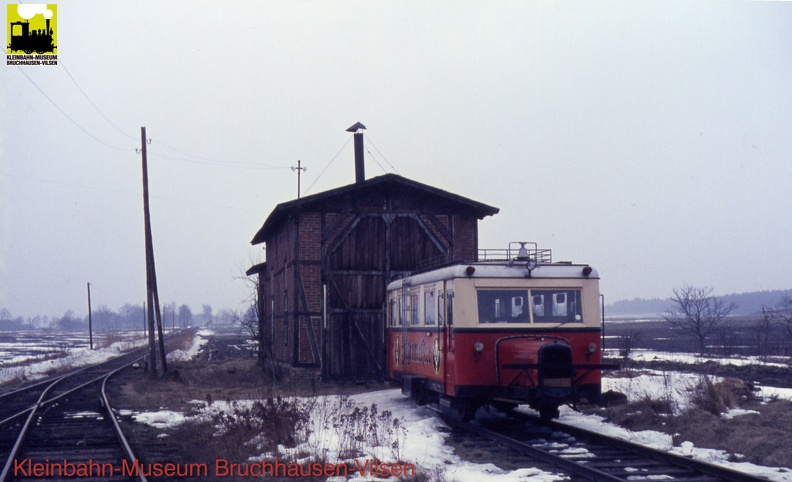 031-517D,T141,vor-dem-Lokschuppen-in-Schmarsau,Aufn-HOK-23-03-1969.jpg