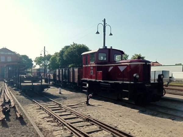 005 Auf Gleis 11a wartet V3 am Nachmittag auf unseren Einsatz.